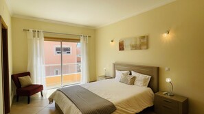 1 bedroom, iron/ironing board, travel crib, WiFi