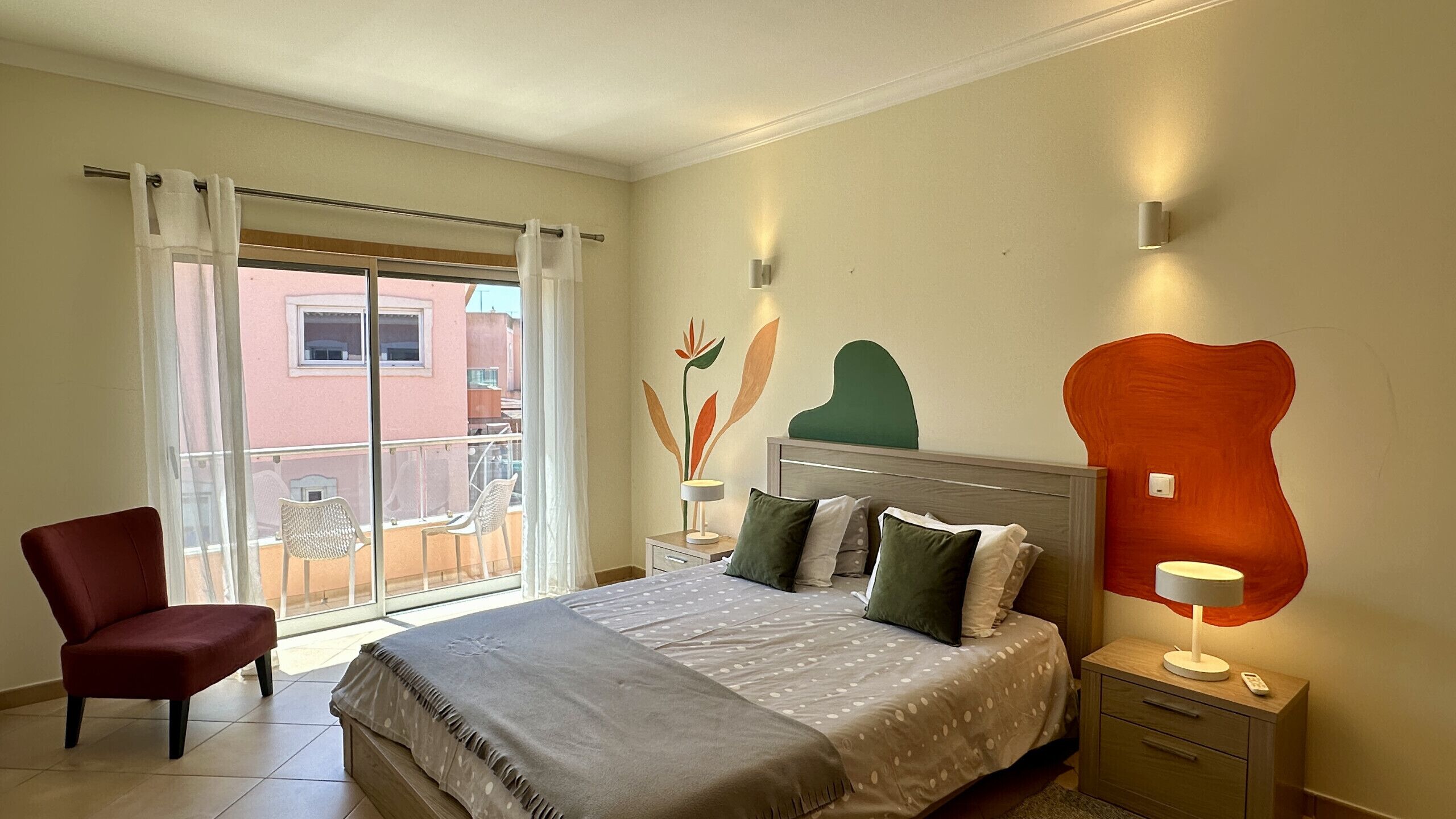 2 bedrooms, iron/ironing board, travel cot, WiFi