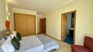2 bedrooms, iron/ironing board, travel crib, WiFi - Santa Maria N by Check-in Portugal (Albufeira)