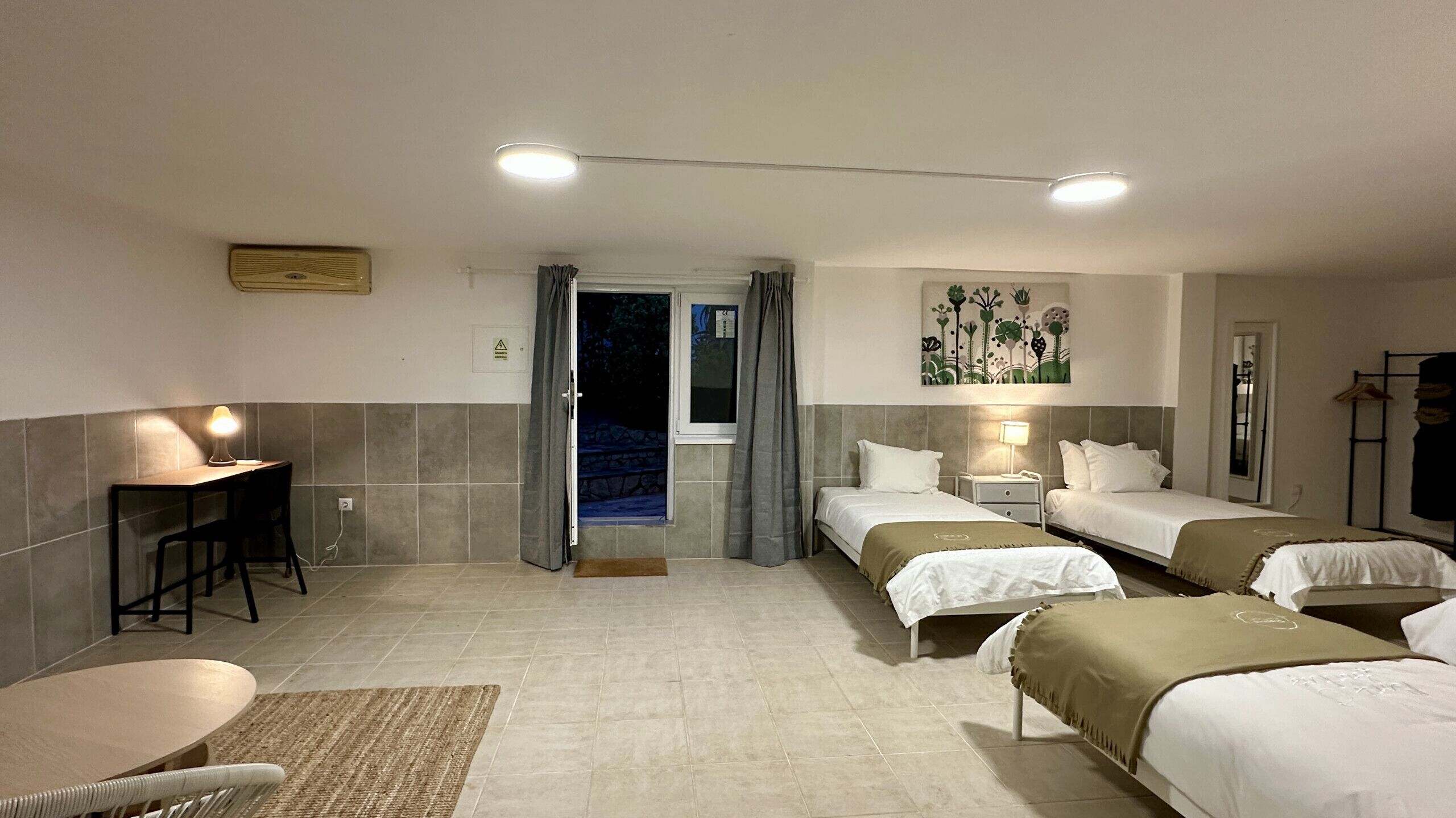 3 chambres, bureau, fer et planche à repasser, Wi-Fi gratuit