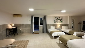 3 bedrooms, desk, iron/ironing board, free WiFi