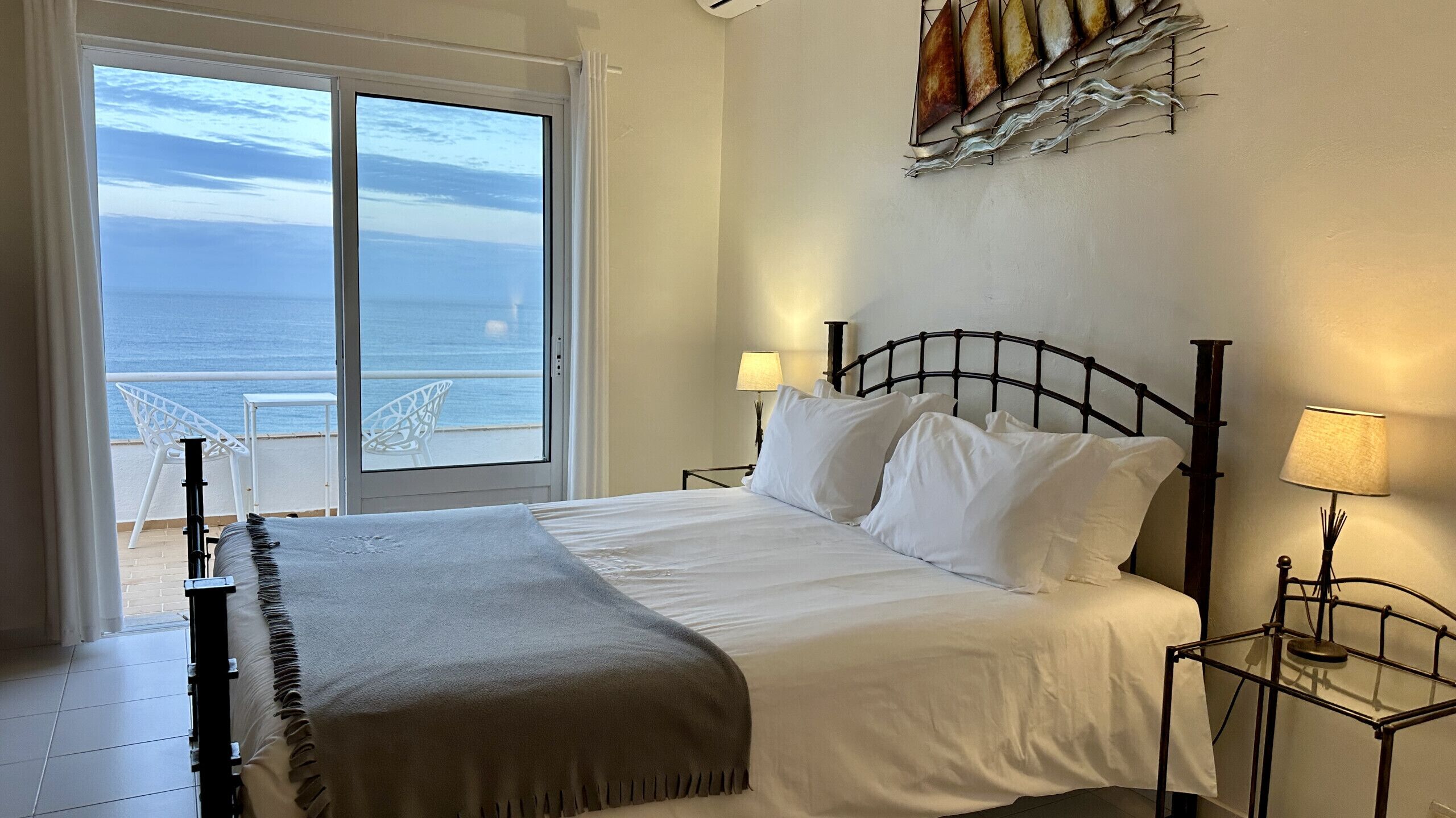 3 Schlafzimmer, Bügeleisen/Bügelbrett