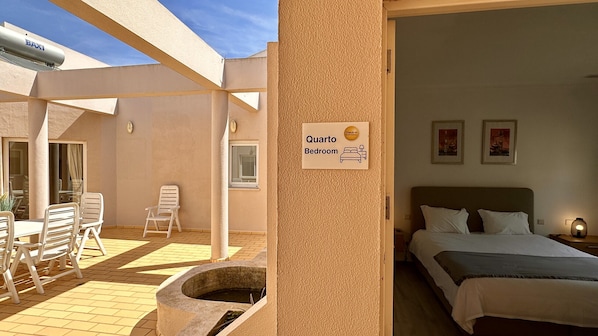 6 عدّة غرف نوم ومكواة/لوح كي