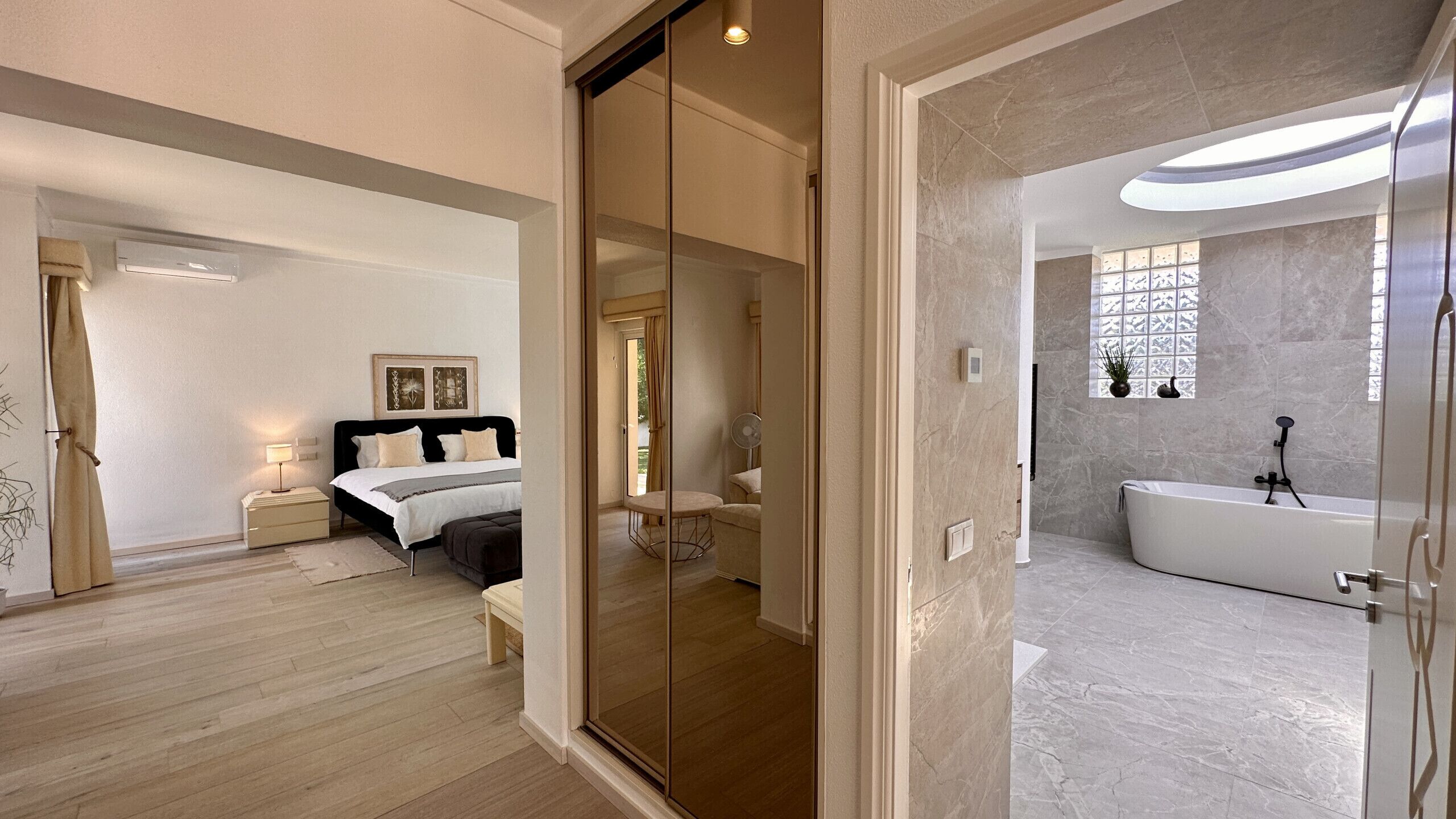 6 chambres, fer et planche à repasser