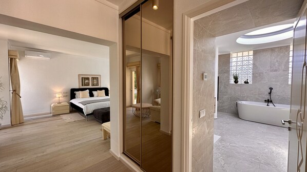 6 slaapkamers, een strijkplank/strijkijzer