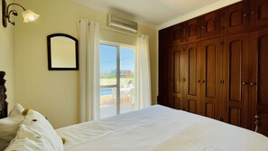 3 bedrooms, in-room safe, iron/ironing board