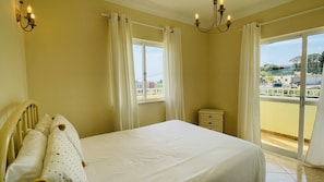3 bedrooms, in-room safe, iron/ironing board
