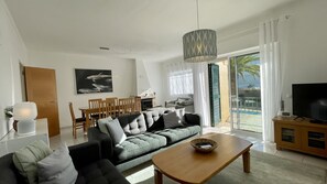 Televisión, chimenea