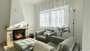 Televisie en een open haard
