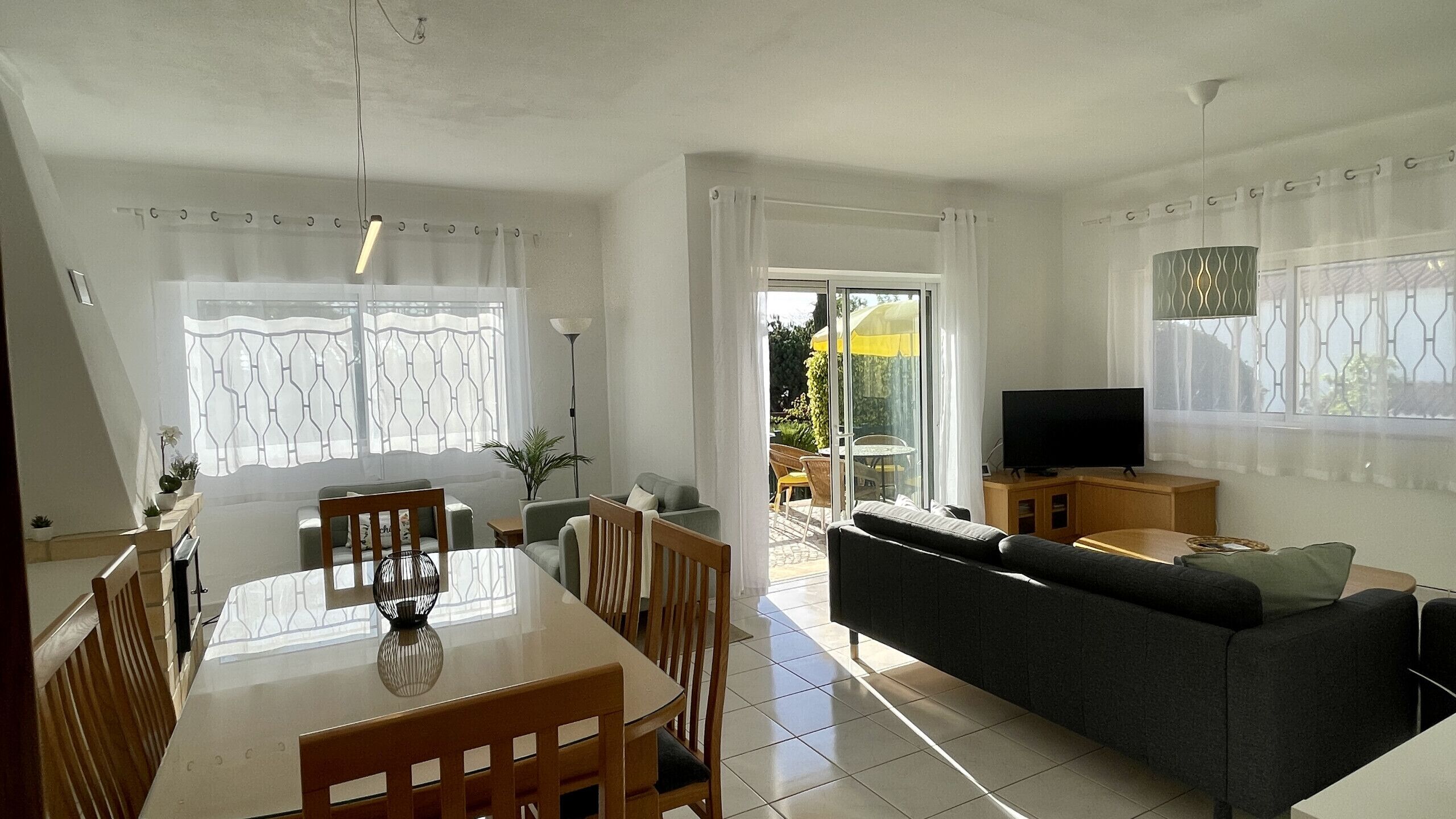 Fernseher, Kamin