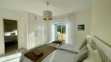 3 bedrooms, iron/ironing board