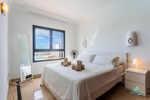 3 chambres, fer et planche à repasser, Wi-Fi gratuit, draps fournis