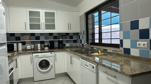 Réfrigérateur, micro-ondes, four, lave-vaisselle