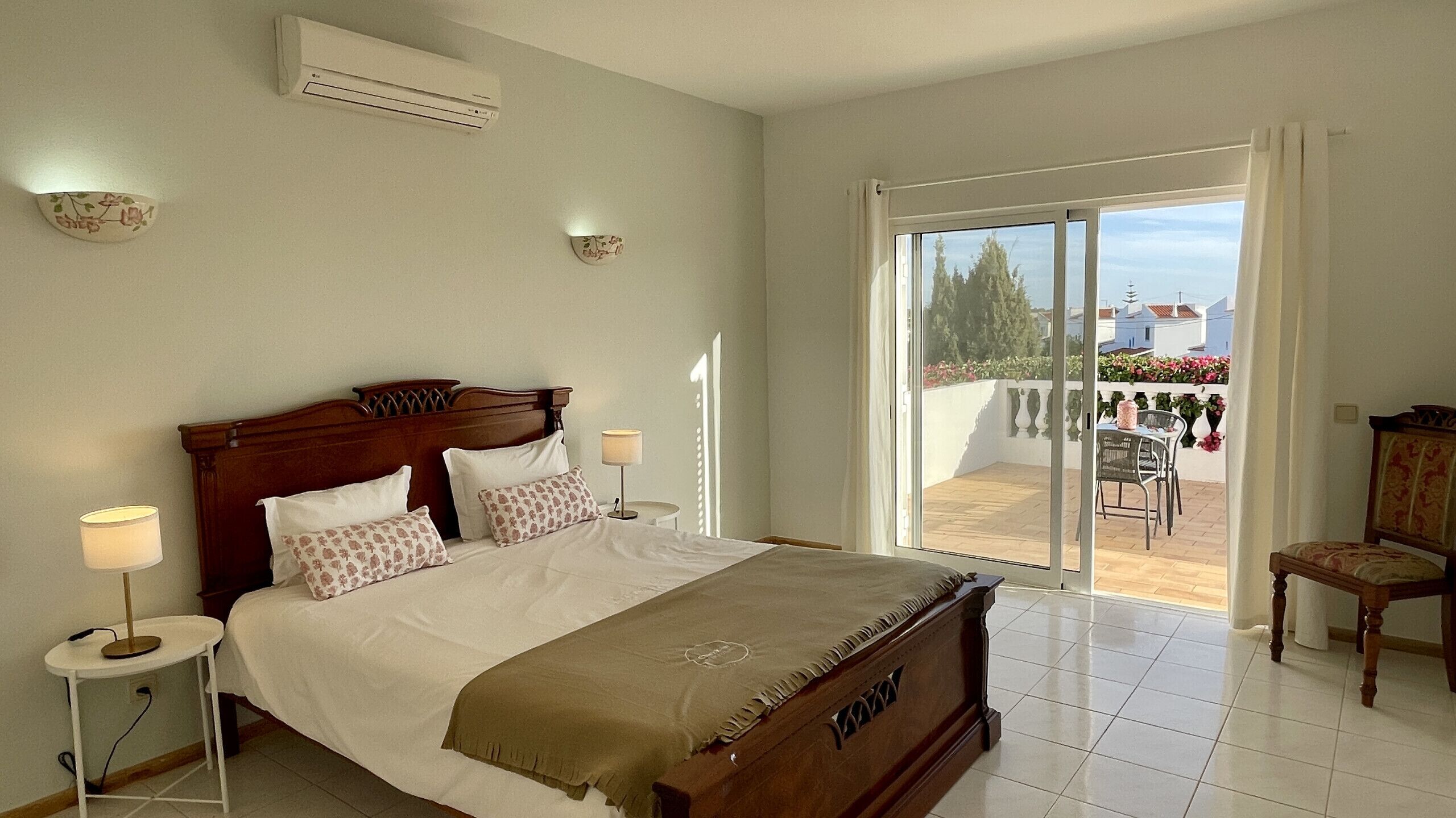 3 bedrooms, iron/ironing board, WiFi