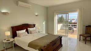 3 habitaciones, tabla de planchar con plancha y wifi