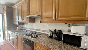 Fridge, oven, dishwasher, coffee/tea maker - Vale Pedras by Check-in Portugal (Albufeira)