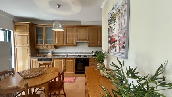 Fridge, oven, dishwasher, coffee/tea maker - Vale Pedras by Check-in Portugal (Albufeira)