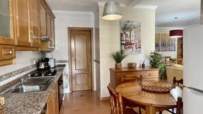 Fridge, oven, dishwasher, coffee/tea maker - Vale Pedras by Check-in Portugal (Albufeira)