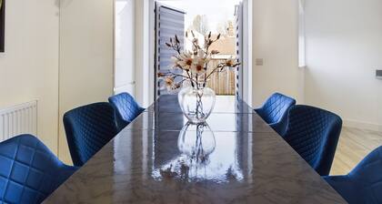 Cosy and Luxurious House for 10 Guests in Darwen