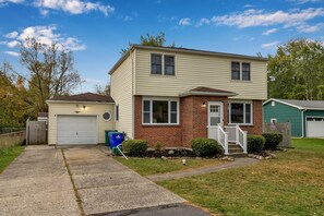 Exterior - Cozy home away from home near the Bills Stadium (Buffalo)