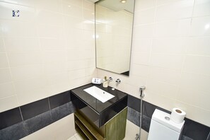 Standard-Apartment | Badezimmer