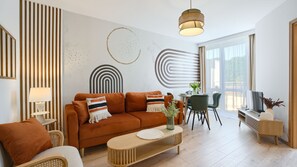 Apartment (405) | Living area | Flat-screen TV