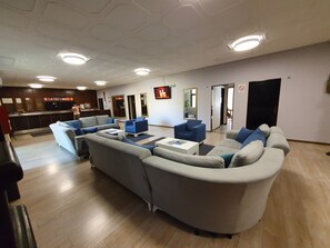Reception hall - Hotel Vojvodina (Novi Sad)