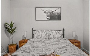1 bedroom, free WiFi, bed sheets