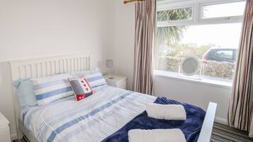 3 habitaciones, decoración personalizada y muebles diferentes