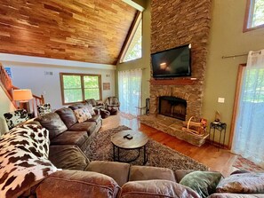 Smart TV, fireplace, DVD player, table football