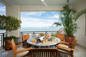 Outdoor dining - Molino De Agua Beachfront 3-Bed Oasis w/ Pool, Spacious Balcony & Ocean Views (Puerto Vallarta)