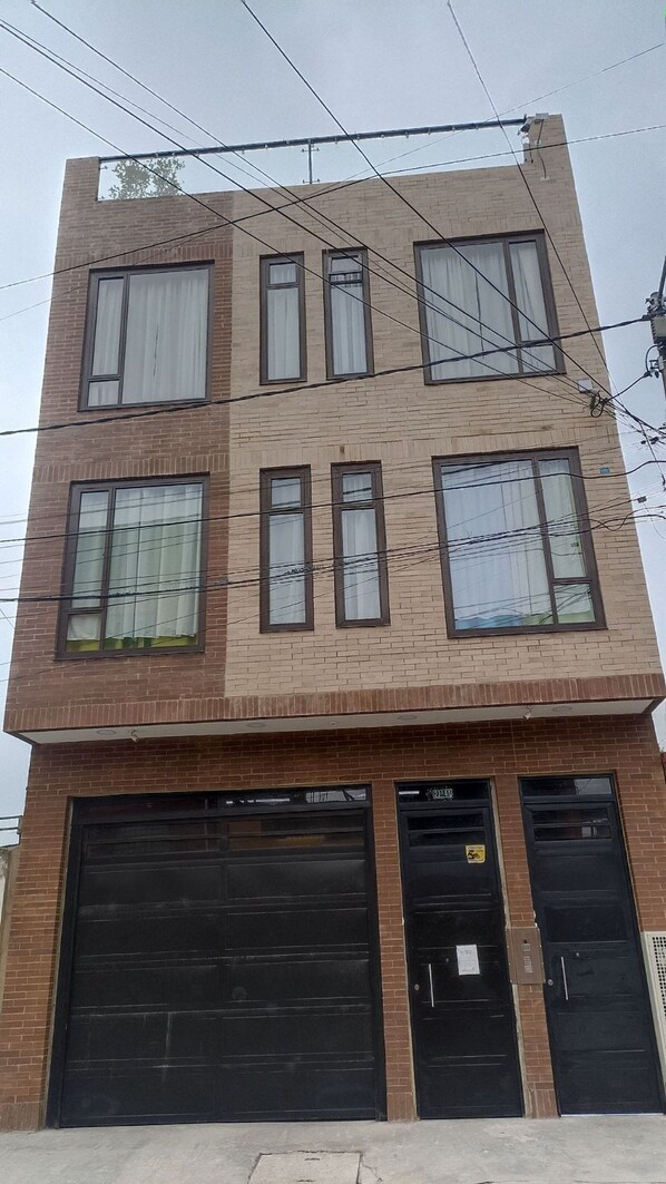 Exterior - Edificio Pia (Bogotá)