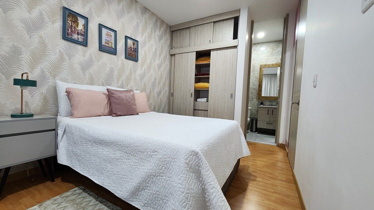 Apartamento luxo | Cofres nos quartos, cortinas blackout, ferros/tábuas de passar roupa