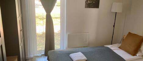 2 室のベッドルーム、WiFi、ベッドシーツ