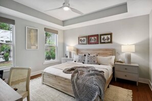 6 bedrooms, desk, iron/ironing board, travel cot - Luxe Modern Home | Private Hot Tub (Thunderbolt)