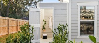 Luxe Modern Home | Private Hot Tub