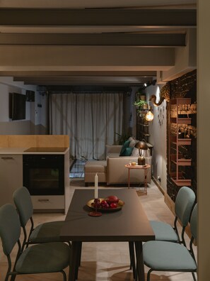 City Suite, 1 Double Bed with Sofa bed | In-room dining - Lwowska City Garage (Warsaw)