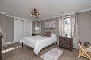 2 chambres, fer et planche à repasser, Wi-Fi, draps fournis