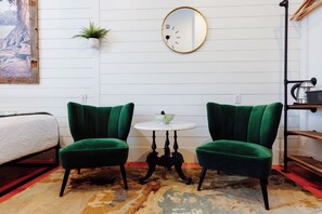 Chambre Classique, vue fleuve | Coin séjour