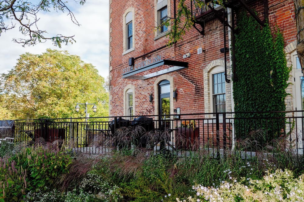 Perth County Inn