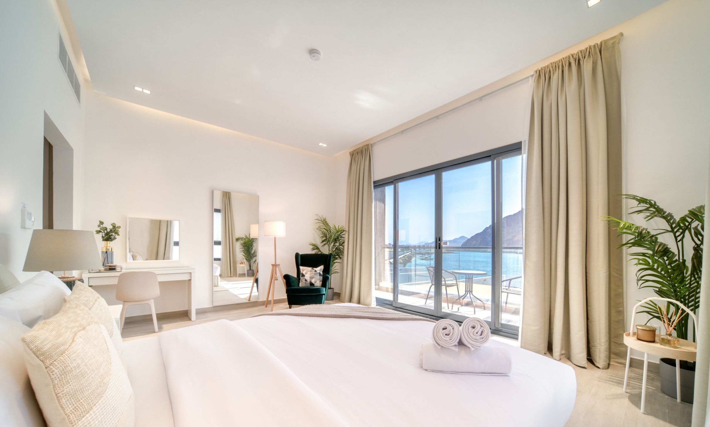 5 bedrooms, in-room safe, iron/ironing board, free WiFi