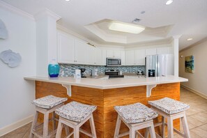 Réfrigérateur, micro-ondes, four, lave-vaisselle