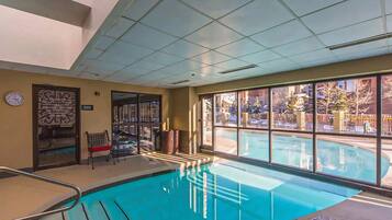 【Indoor Pool】Heated indoor pool for a soak when it's snowing
Listed with @BookTraverse