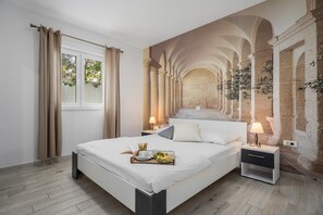 5 slaapkamers, een strijkplank/strijkijzer, wifi, beddengoed