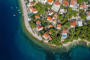 On the beach - Seafront Villa Azzurro with heated pool, panoramic sea views, walking distance to beach-shop-restaurant (Stanici)