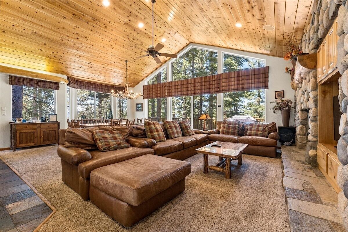 House, 6 Bedrooms | Living area