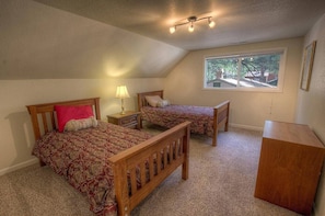 House, 5 Bedrooms | 5 bedrooms, free WiFi, bed sheets - Corner Pocket Chalet 5 Bedroom Home by RedAwning (South Lake Tahoe)