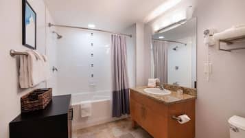 Condo, 1 Bedroom | Bathroom | Towels