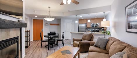 Condo, 1 Bedroom | Living area