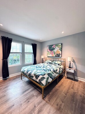 1 Schlafzimmer, Zimmersafe, Schreibtisch, Bügeleisen/Bügelbrett